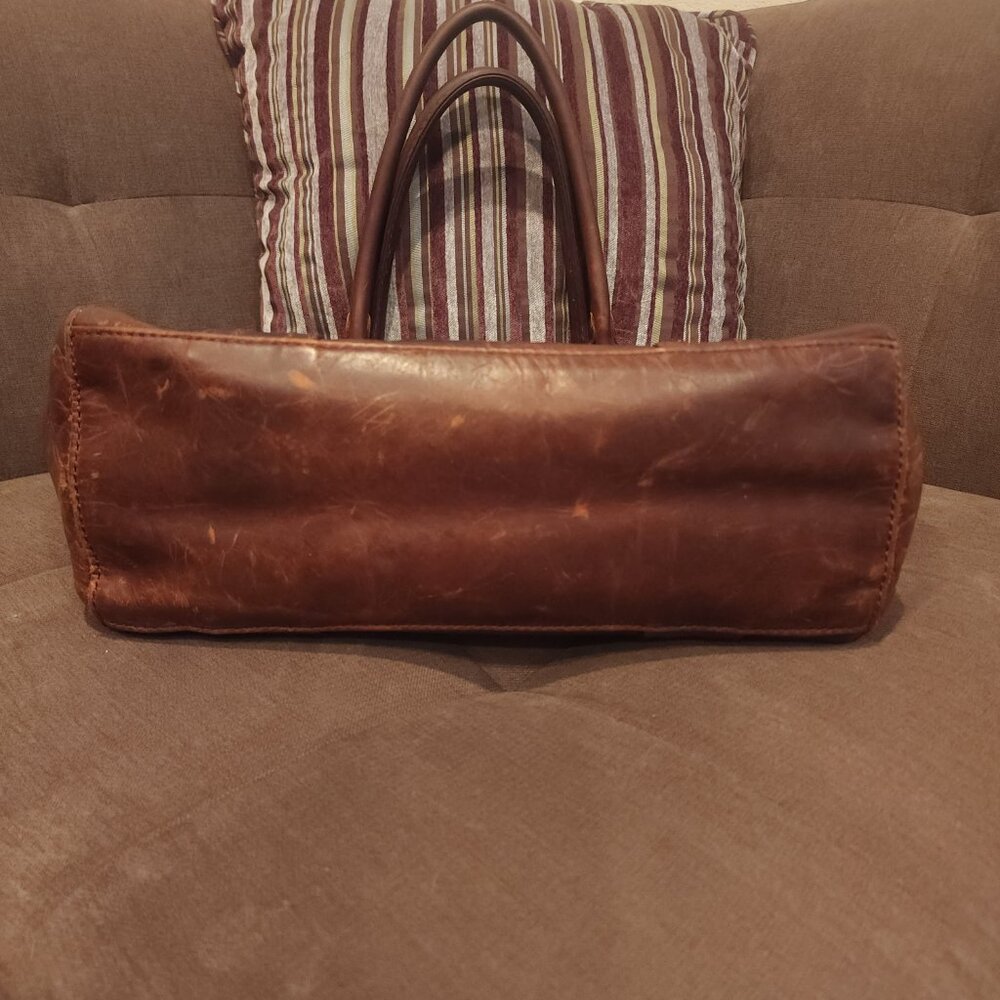 Frye Melissa Rich Brown Distressed Leather Large Tote Shoulder Bag Style 34DB138 - Picture 4 of 11